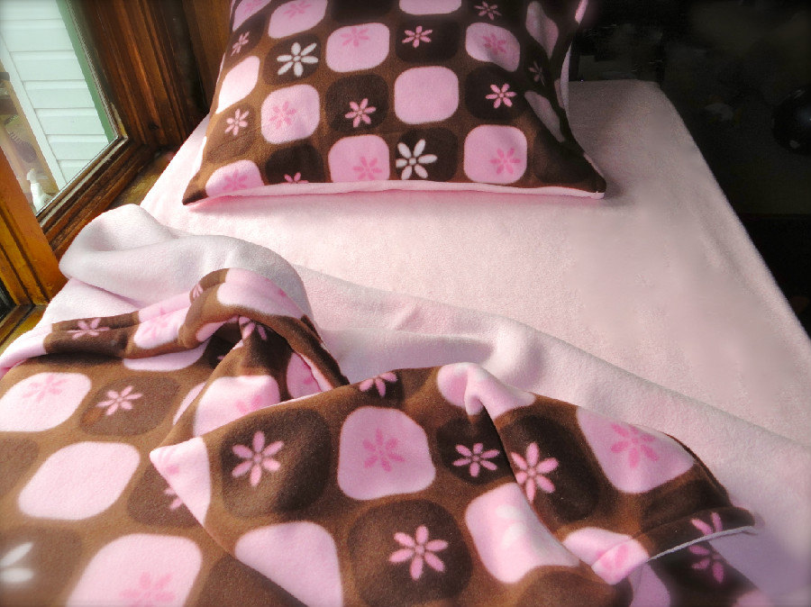 Girls Twin Fleece Bed Set : Pink & Brown Fleece 'chocolate Silk' (ready To Make)